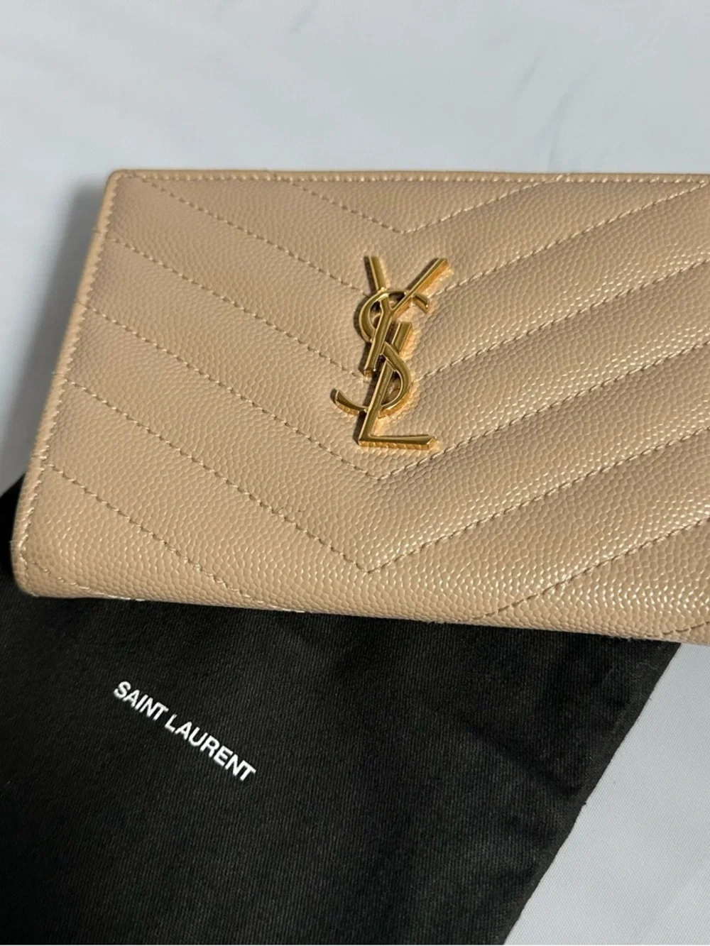 Saint Laurent Beige Compact Wallet - Picture 6 of 6